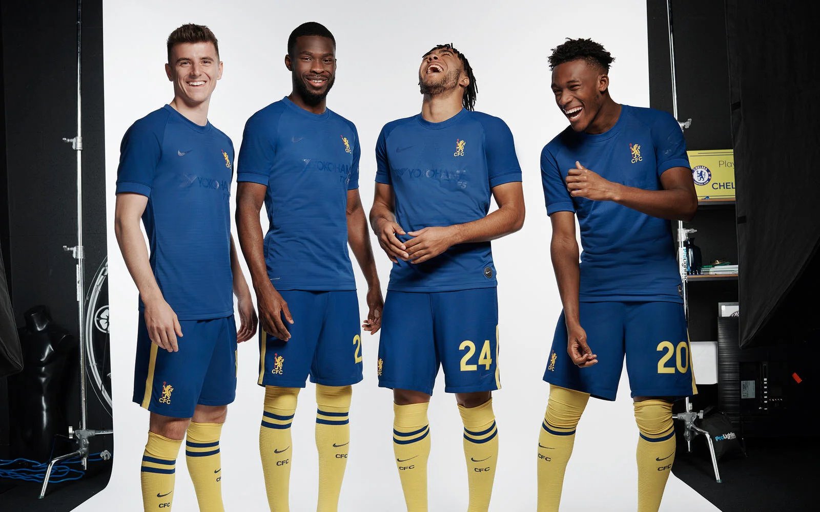 Chelsea Throwback Kit
